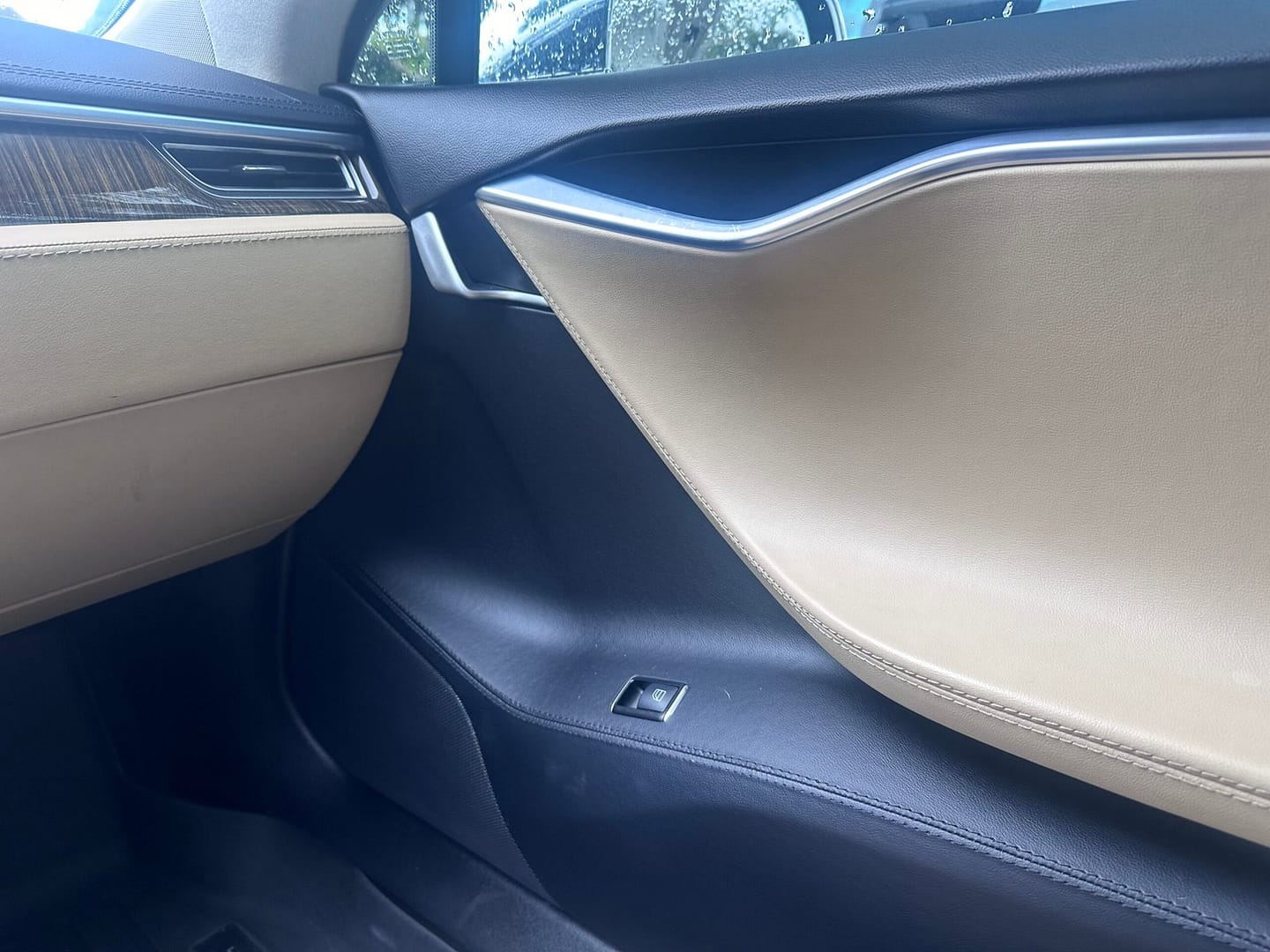 38FDDFD7-7BD8-4BEE-AF98-58193BD8355F